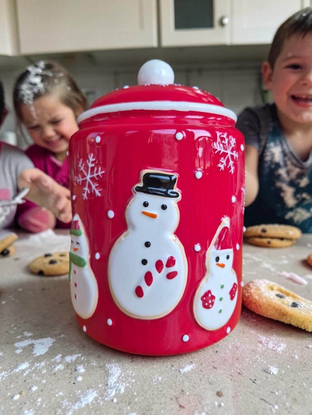Hallmark Ceramic Christmas Cookie Jar Red Snowman Snowflakes 2011
